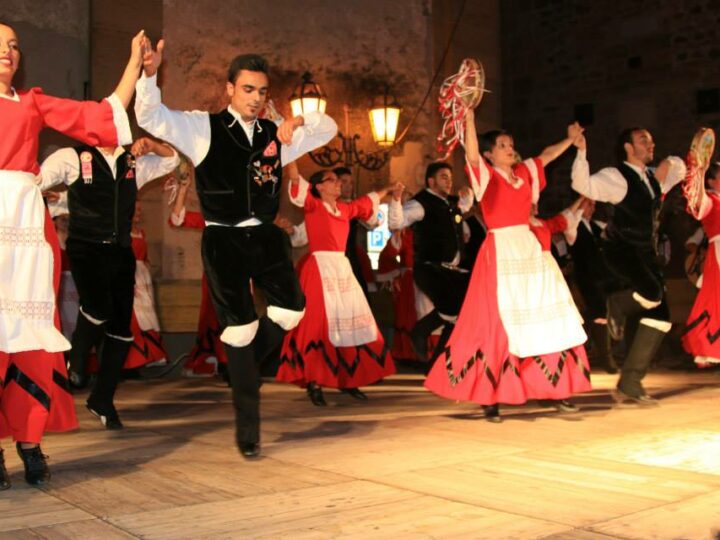 La Tarantella Siciliana: Un Ballo di Tradizione e Passione